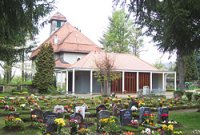 Friedhof mit Feierhalle und Kirche