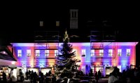 Weihnachtsstimmung am Abend bei der Schlossweihnacht Graupa