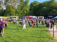 Maifeier 2025 mit Walpurgisfeuer bei bestem Frühlingswetter im Schlosspark