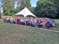 Kabarett unter freiem Himmel – Die Herkuleskeule im Schlosspark Graupa!