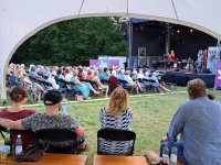 Kabarett unter freiem Himmel – Die Herkuleskeule im Schlosspark Graupa!