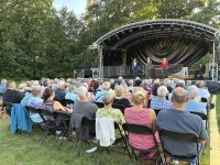 Guter Besuch Harakiri to go mit der Pfeffermühle Leipzig im Schlosspark Graupa